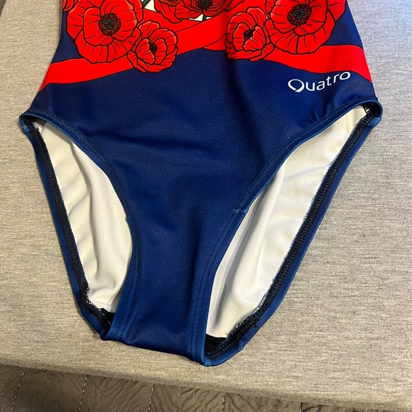 Quatro Leonard - Picture 6 of 10